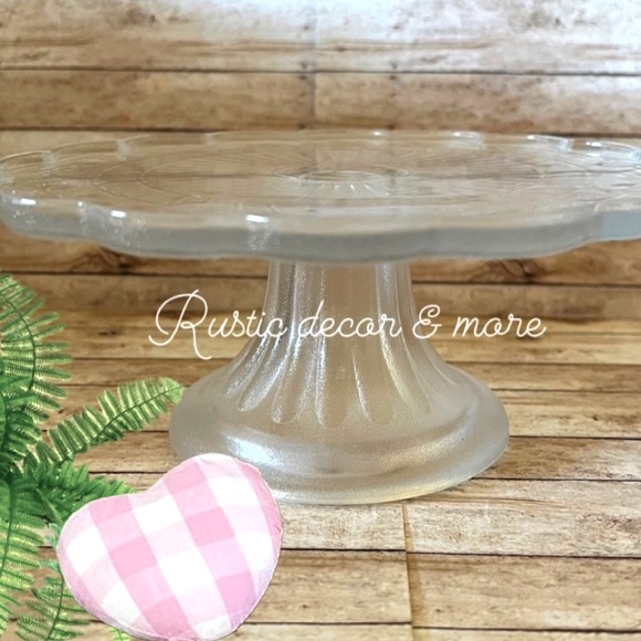 Scallop Edge Frosted Glass Cake Stand - Picture 2 of 2